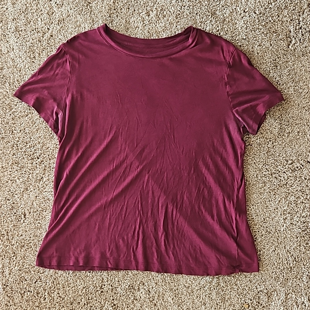 Maroon basic T shirt, maroon, size L